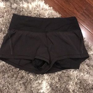 Size 8 lulu shorts